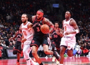 开云体育中国官网-包含猛龙翻盘尼克斯，布拉德利三分雨点燃全场的词条