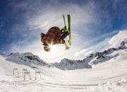 开云体育平台APP-赛道上的唯一性，威廉姆斯轻取红牛二队，维斯塔潘扛起全队