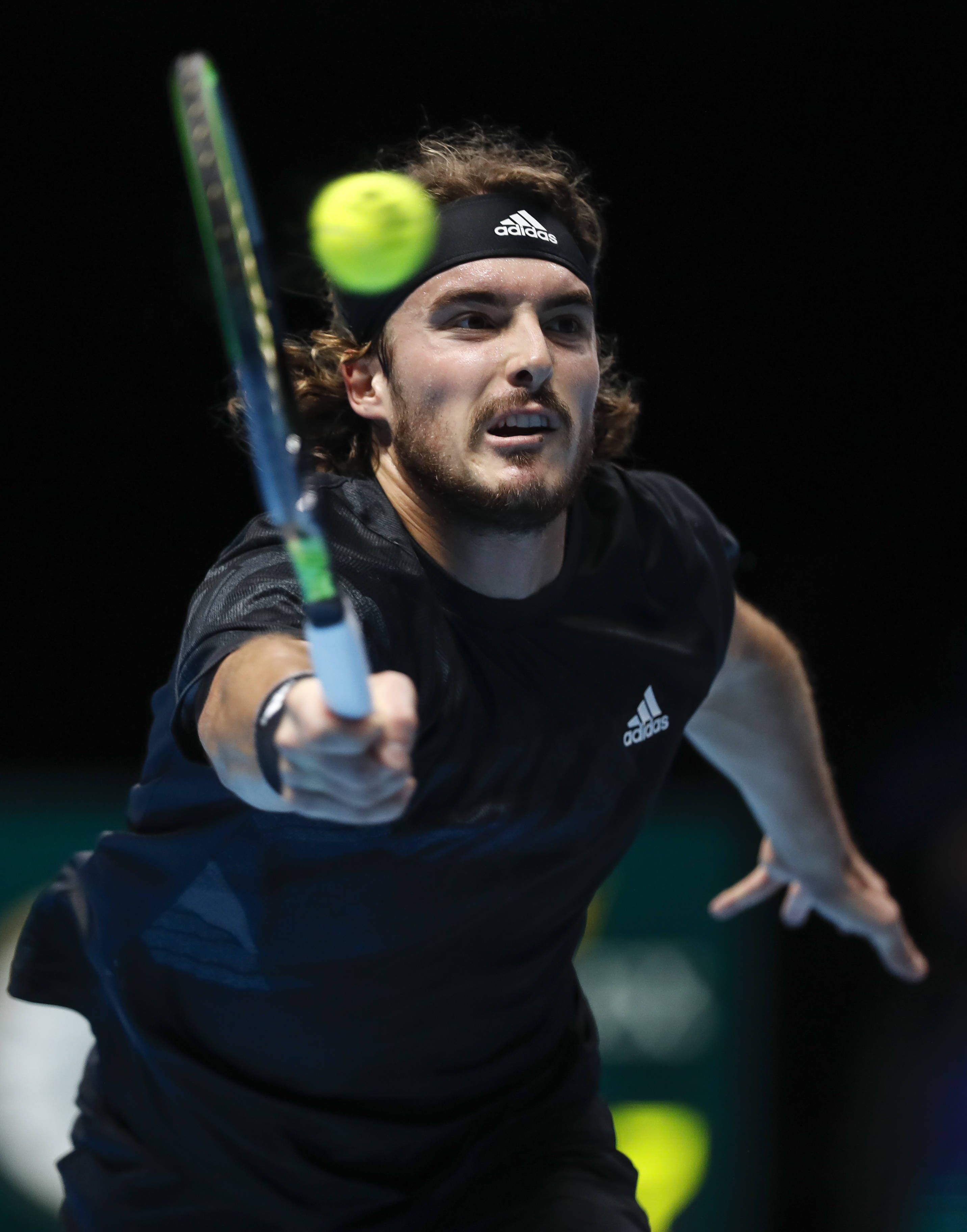 西班牙网球队绝杀德国网球队,西西帕斯制霸全场的简单介绍 西班牙网球队绝杀德国网球队,西西帕斯制霸全场的简单介绍