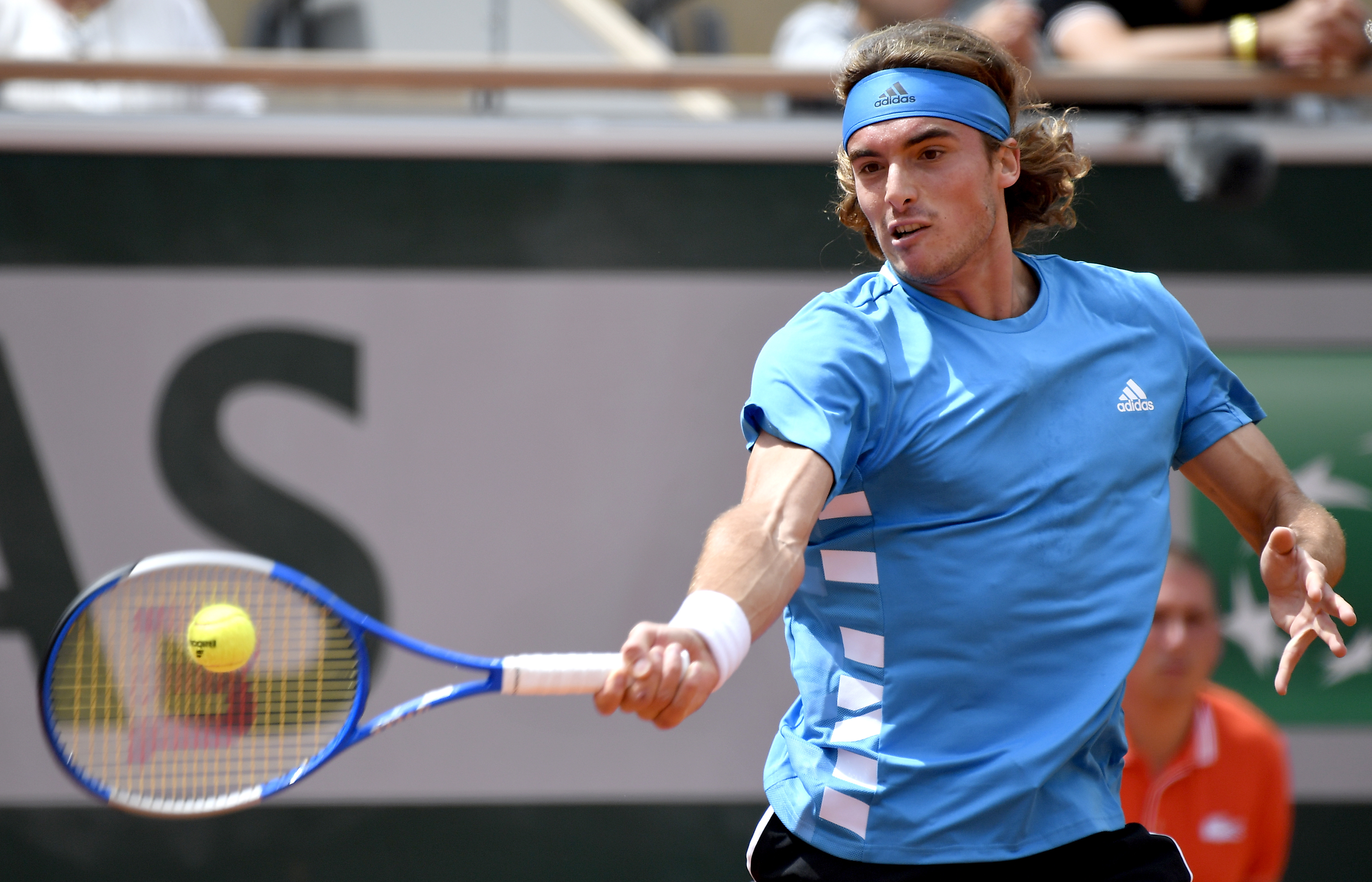 关于意大利网球队强势西班牙网球队,西西帕斯统治全场的信息 关于意大利网球队强势西班牙网球队,西西帕斯统治全场的信息