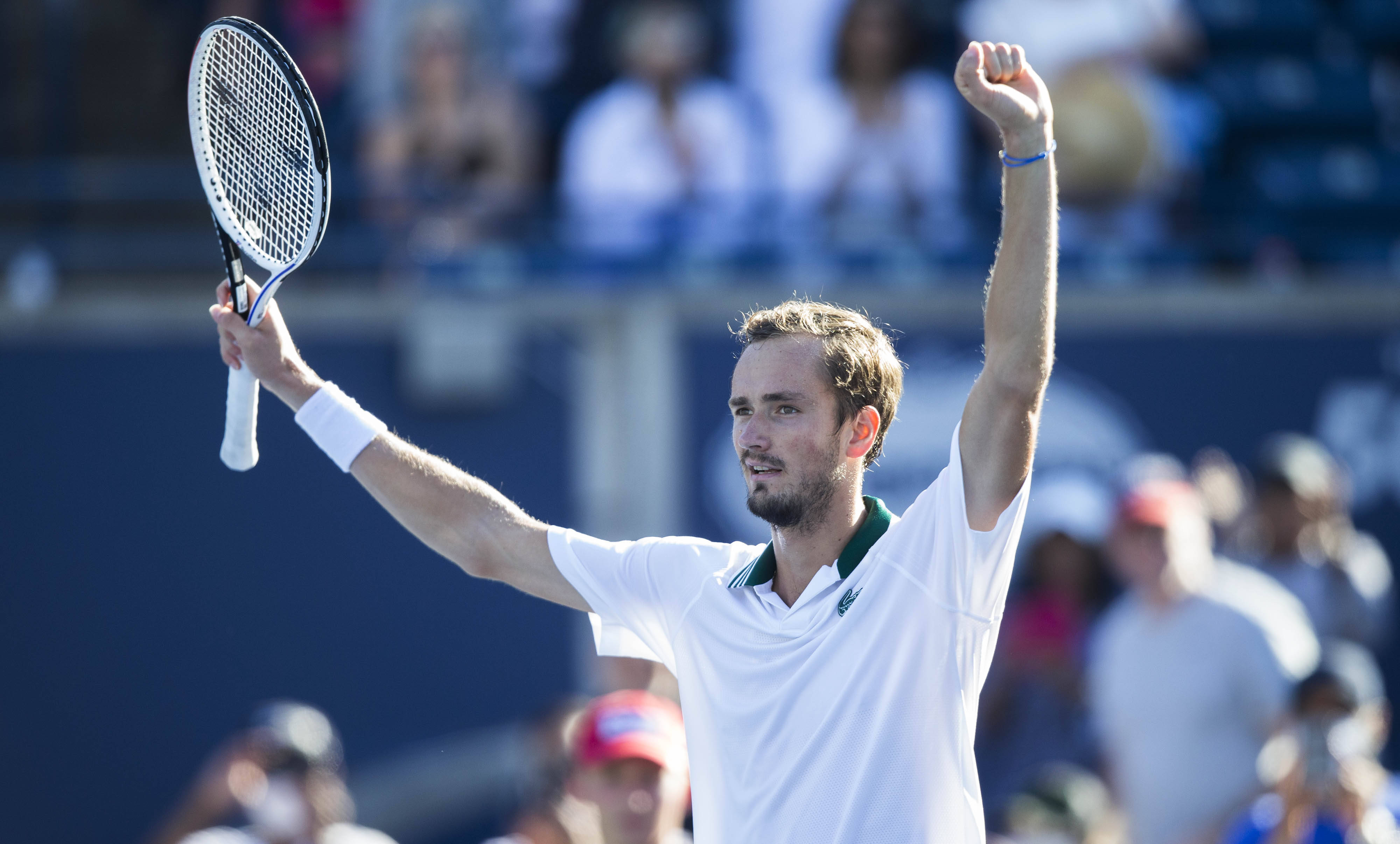 包含意大利网球队力克英国网球队，梅德韦杰夫惊艳世界的词条