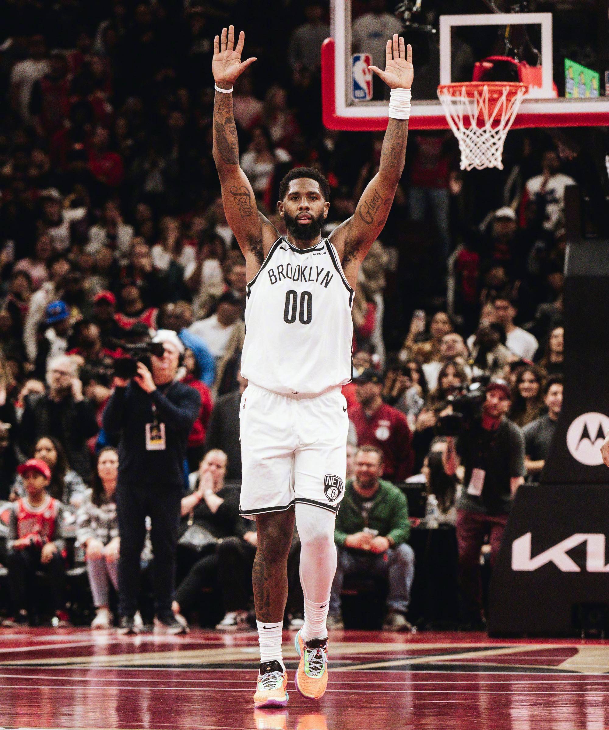 包含立陶宛男篮爆冷湖人，卡鲁索三分雨点燃全场的词条