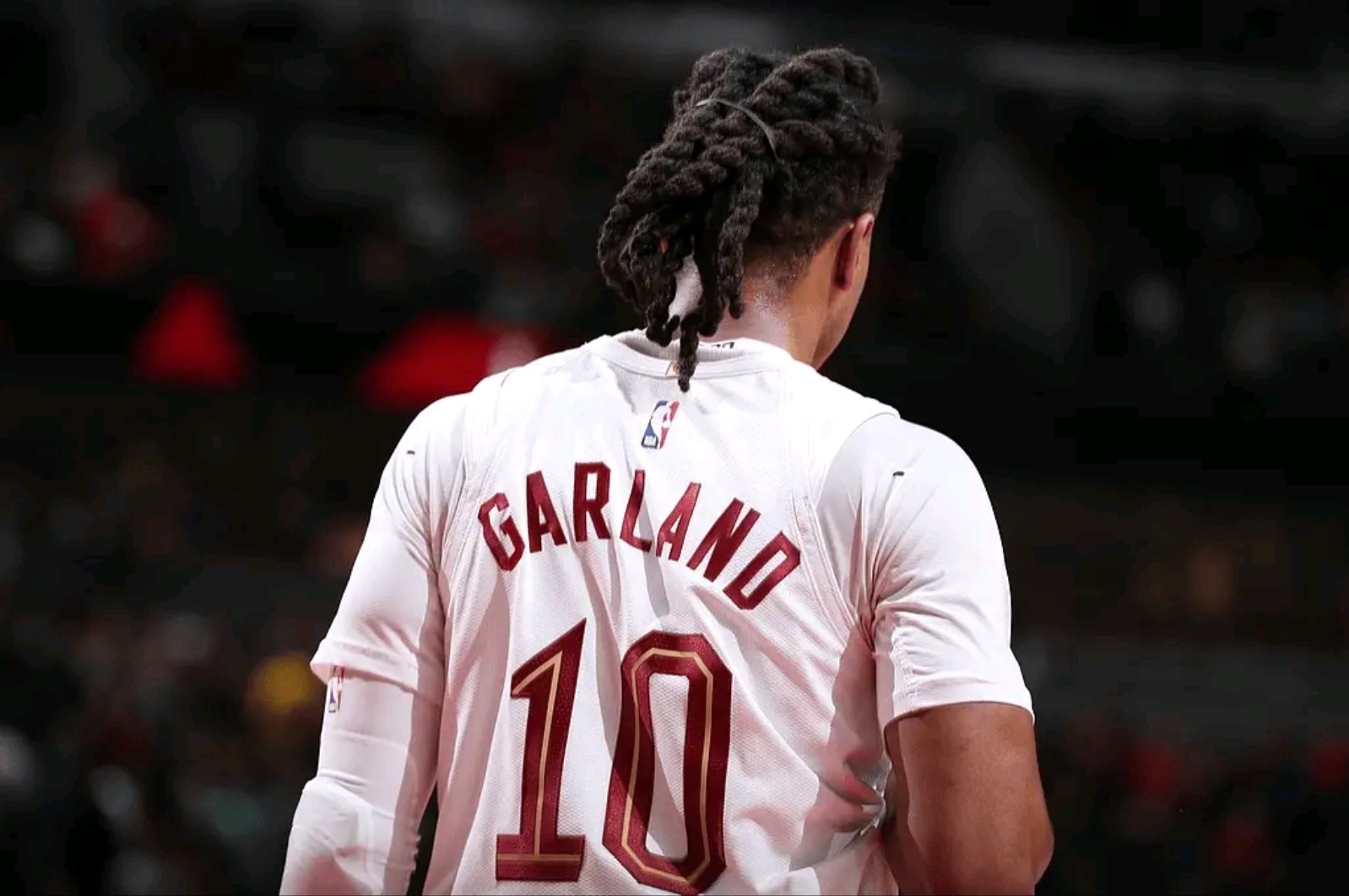 公牛碾压四川队，米切尔惊艳四座的简单介绍