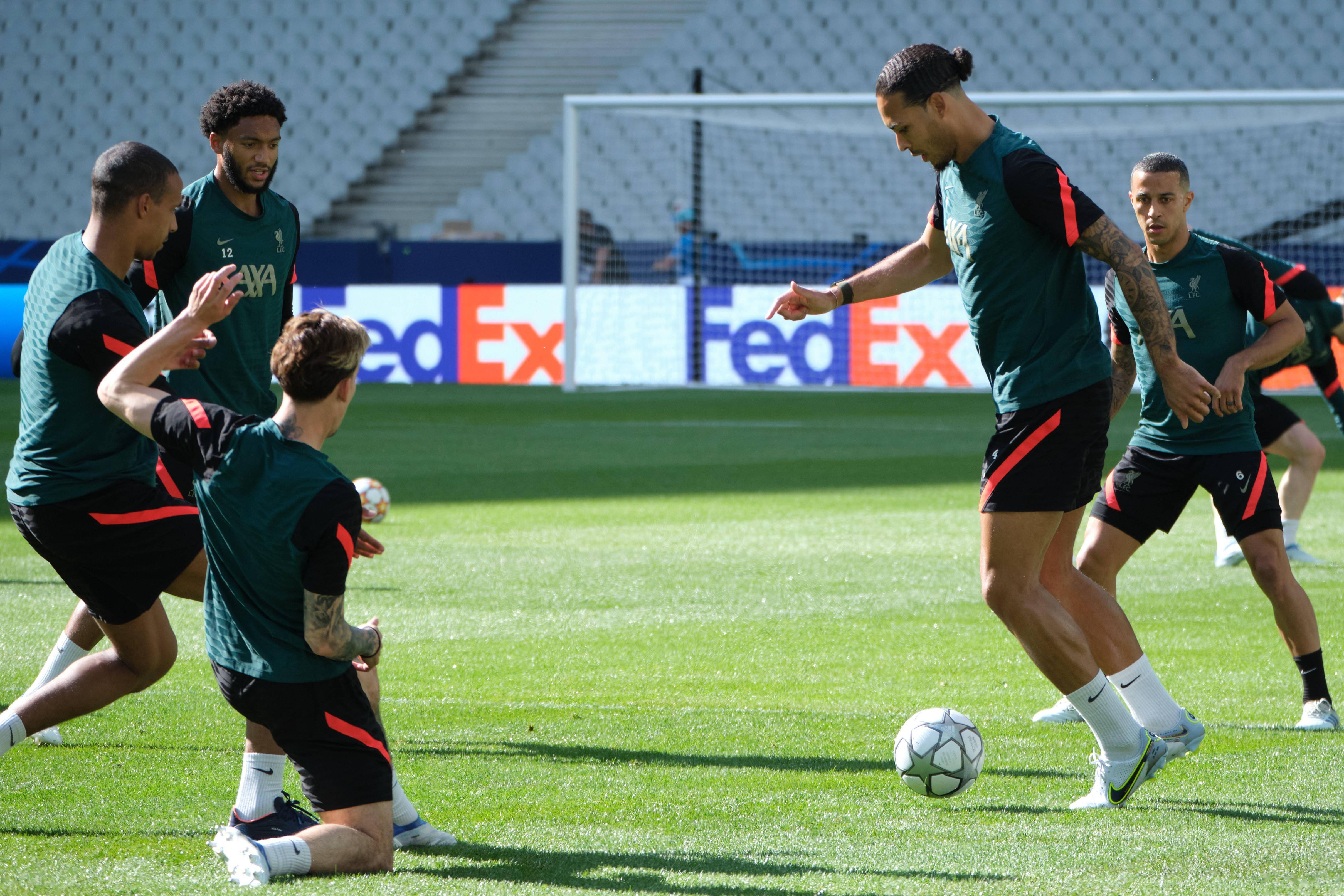 包含欧洲球队备战决赛汇聚实力势必硬碰硬的词条