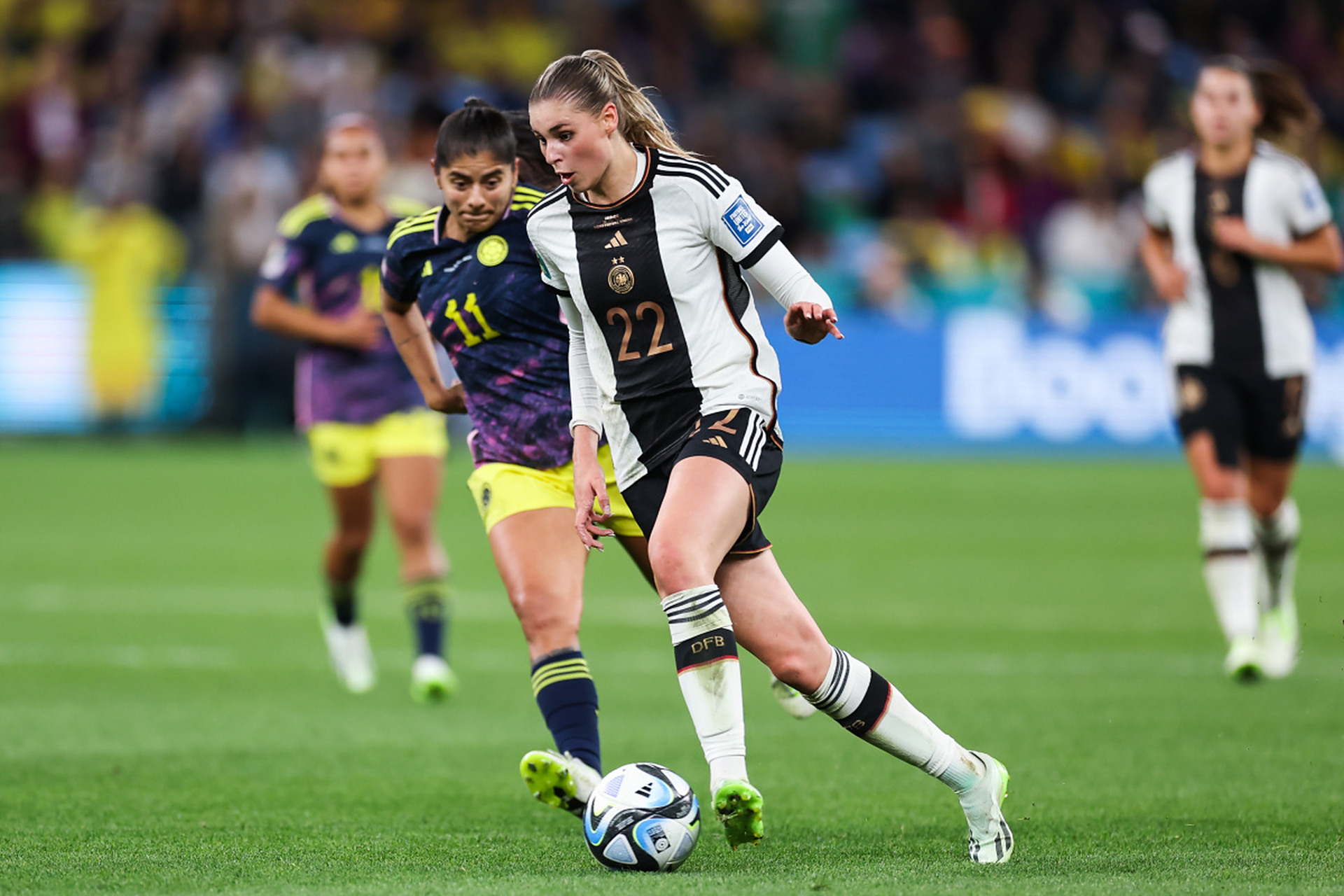 加拿大女足失利