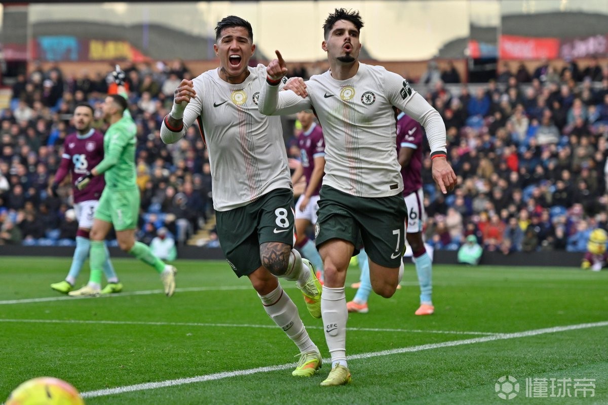 关于切尔西客场逆转取胜，保持不败纪录的信息