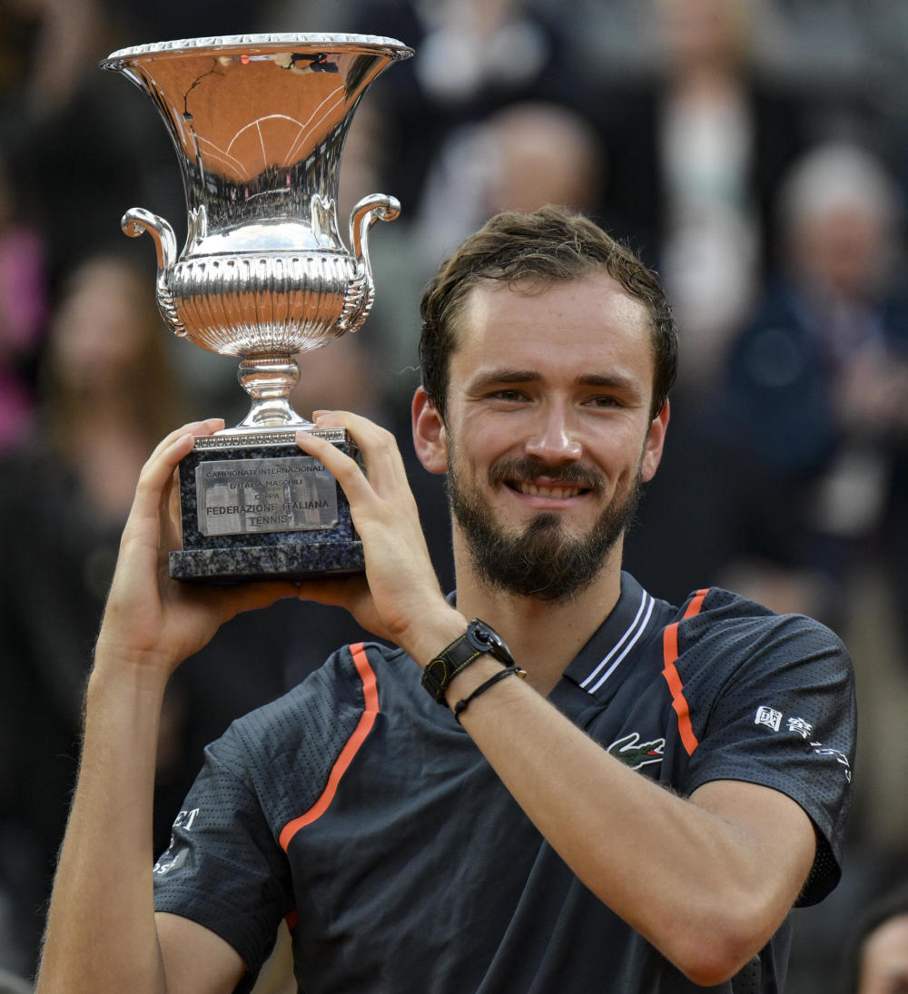 欧洲网球队险胜英国网球队,梅德韦杰夫绝境逆转的简单介绍 欧洲网球队险胜英国网球队,梅德韦杰夫绝境逆转的简单介绍