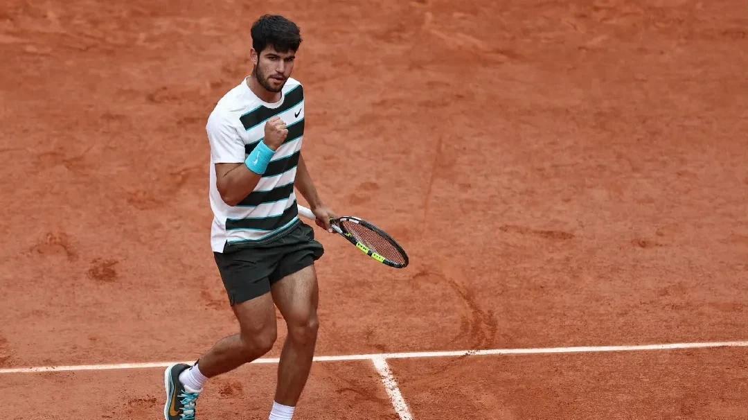 包含美国网球队横扫德国网球队，阿尔卡拉斯惊艳世界的词条